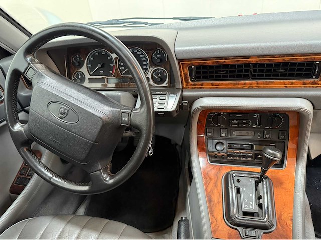 Jaguar - xj - v12 - personenauto - 1993 - afbeelding 7 van  31