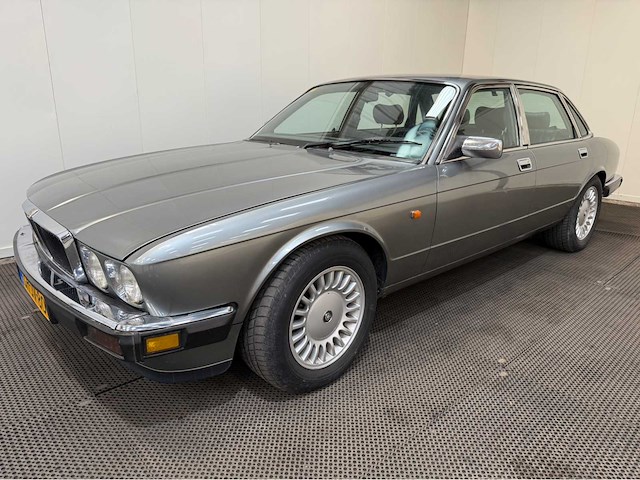 Jaguar - xj - v12 - personenauto - 1993 - afbeelding 1 van  31