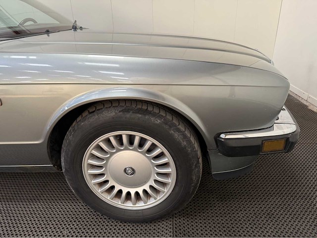 Jaguar - xj - v12 - personenauto - 1993 - afbeelding 24 van  31