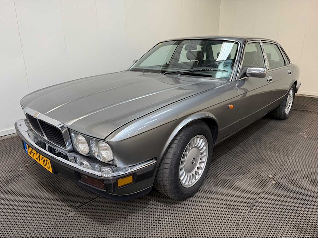 Jaguar - xj - v12 - personenauto - 1993 - afbeelding 23 van  31