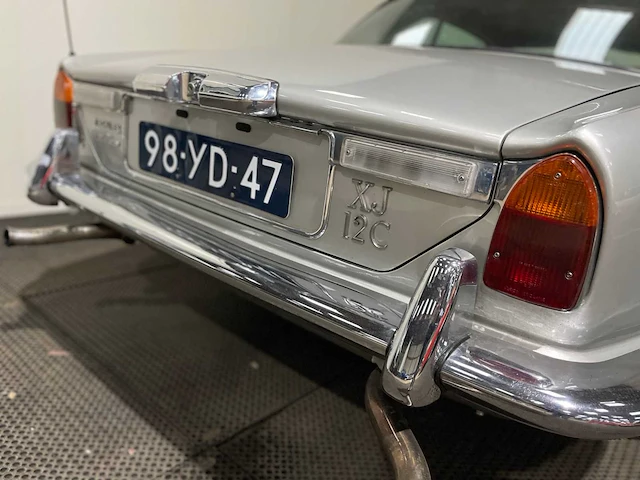 Jaguar - xj 12c - 5.3 v12 - coupe - oldtimer - 1976 - afbeelding 4 van  39