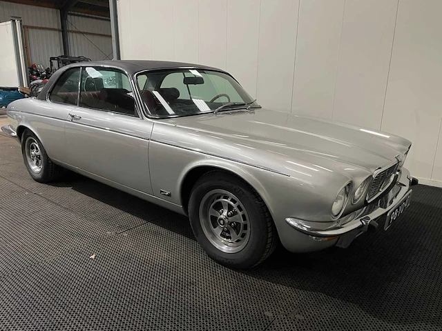 Jaguar - xj 12c - 5.3 v12 - coupe - oldtimer - 1976 - afbeelding 37 van  39