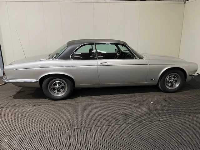 Jaguar - xj 12c - 5.3 v12 - coupe - oldtimer - 1976 - afbeelding 39 van  39