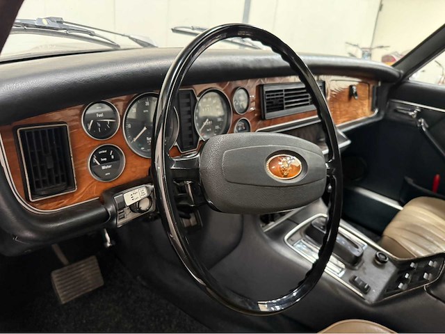 Jaguar - xj 6 - 4.2 l series 2 automatic - longdoor - oldtimer - 1977 - afbeelding 5 van  28