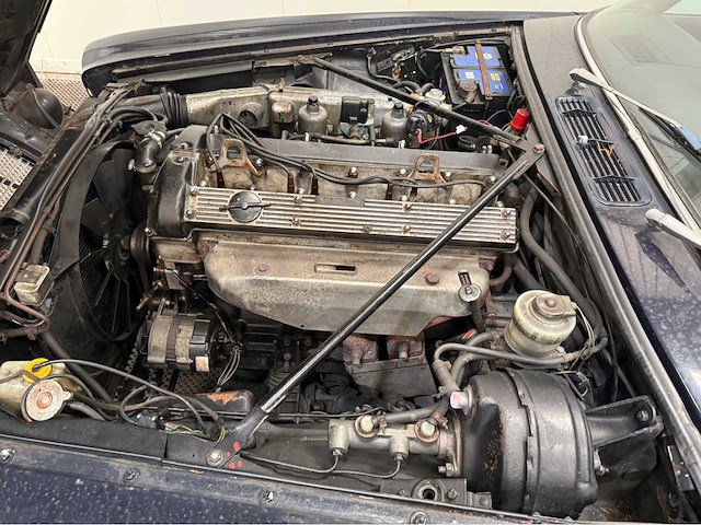 Jaguar - xj 6 - 4.2 l series 2 automatic - longdoor - oldtimer - 1977 - afbeelding 10 van  28