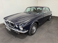 Jaguar - xj 6 - 4.2 l series 2 automatic - longdoor - oldtimer - 1977 - afbeelding 1 van  28
