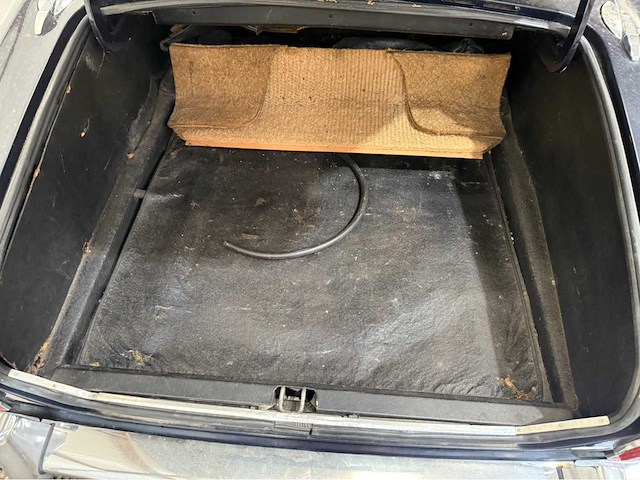 Jaguar - xj 6 - 4.2 l series 2 automatic - longdoor - oldtimer - 1977 - afbeelding 17 van  28