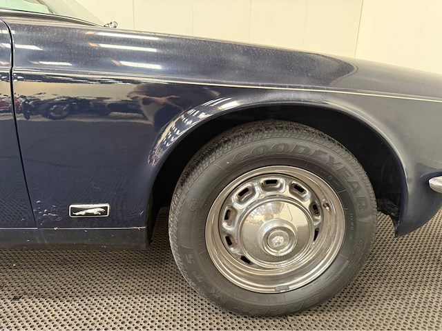 Jaguar - xj 6 - 4.2 l series 2 automatic - longdoor - oldtimer - 1977 - afbeelding 19 van  28