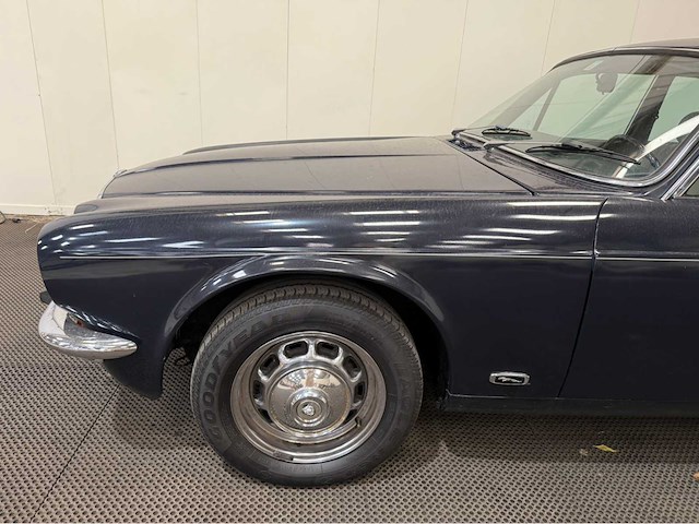 Jaguar - xj 6 - 4.2 l series 2 automatic - longdoor - oldtimer - 1977 - afbeelding 20 van  28