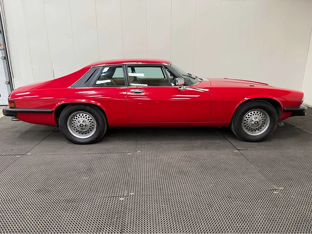 Jaguar - xjs - oldtimer - 1979 - afbeelding 32 van  35