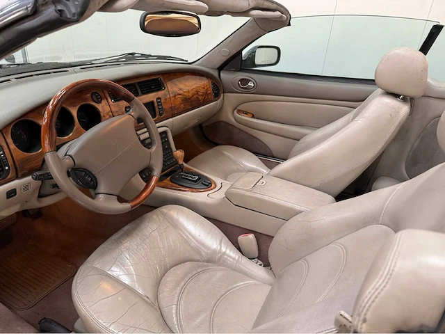 Jaguar - xkr - convertible - personenauto - 2001 - afbeelding 16 van  29