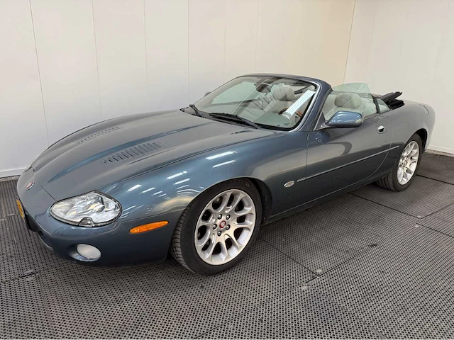 Jaguar - xkr - convertible - personenauto - 2001 - afbeelding 12 van  29