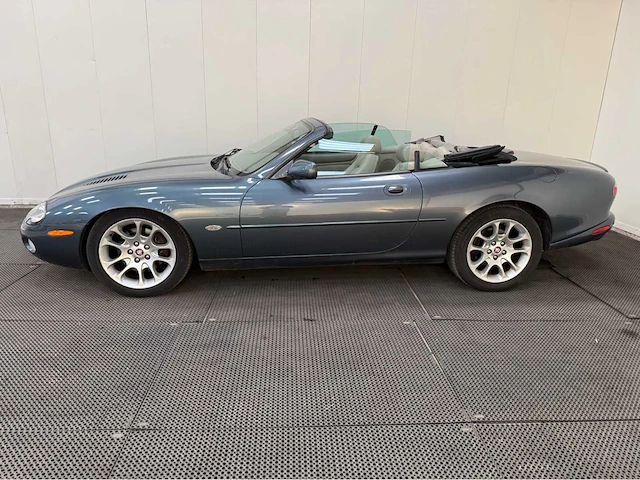 Jaguar - xkr - convertible - personenauto - 2001 - afbeelding 24 van  29