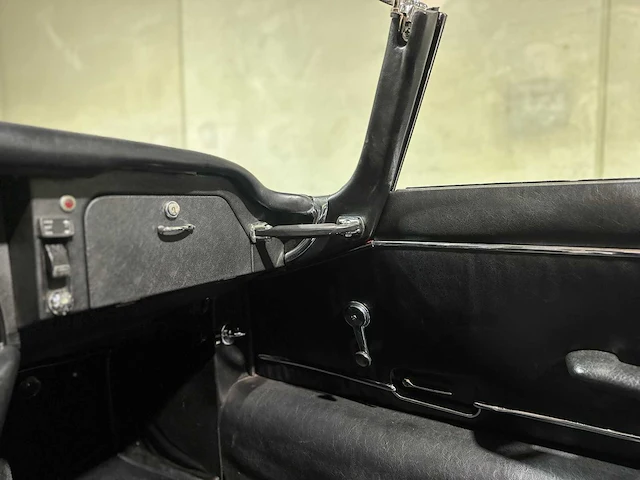 Jaguar e-type convertible series iii 5.3 v12 s3 272pk 1973, 67-ya-42 - afbeelding 33 van  52