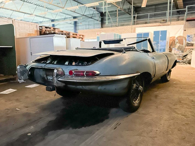 Jaguar e-type xke cabriolet 4.2 6-cilinder in lijn serie 1½ 1968 roadster - afbeelding 7 van  17