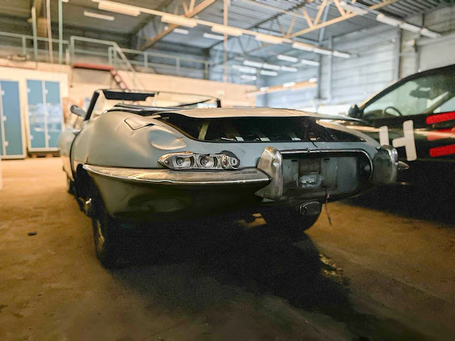 Jaguar e-type xke cabriolet 4.2 6-cilinder in lijn serie 1½ 1968 roadster - afbeelding 17 van  17