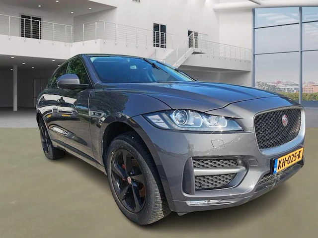 Jaguar f-pace 2.0 portf. awd 20d , ; kh-025-k peter naar kijken !!!!!! - afbeelding 12 van  19
