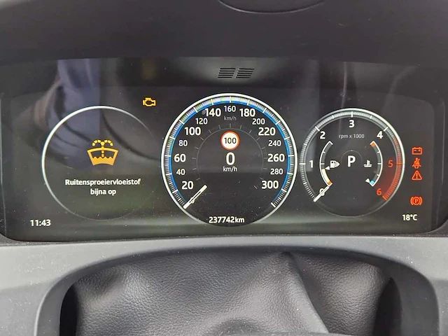 Jaguar f-pace 2.0 portf. awd 20d , ; kh-025-k peter naar kijken !!!!!! - afbeelding 18 van  19