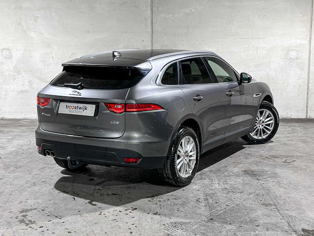 Jaguar f-pace 2.0 portfolio awd 20d 179pk 2017, nl-229-d - afbeelding 4 van  46
