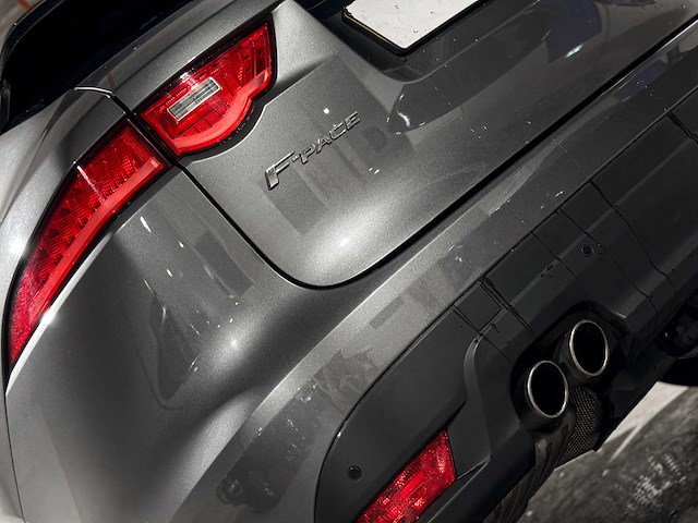 Jaguar f-pace 2.0 portfolio awd 20d 179pk 2017, nl-229-d - afbeelding 9 van  46