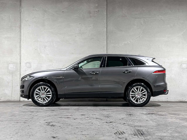 Jaguar f-pace 2.0 portfolio awd 20d 179pk 2017, nl-229-d - afbeelding 11 van  46