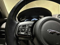 Jaguar f-pace 2.0 portfolio awd 20d 179pk 2017, nl-229-d - afbeelding 17 van  46