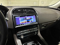 Jaguar f-pace 2.0 portfolio awd 20d 179pk 2017, nl-229-d - afbeelding 24 van  46