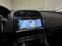Jaguar f-pace 2.0 portfolio awd 20d 179pk 2017, nl-229-d - afbeelding 25 van  46