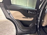 Jaguar f-pace 2.0 portfolio awd 20d 179pk 2017, nl-229-d - afbeelding 30 van  46