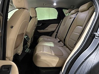 Jaguar f-pace 2.0 portfolio awd 20d 179pk 2017, nl-229-d - afbeelding 31 van  46