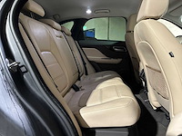 Jaguar f-pace 2.0 portfolio awd 20d 179pk 2017, nl-229-d - afbeelding 36 van  46