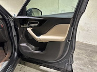 Jaguar f-pace 2.0 portfolio awd 20d 179pk 2017, nl-229-d - afbeelding 37 van  46