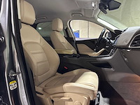 Jaguar f-pace 2.0 portfolio awd 20d 179pk 2017, nl-229-d - afbeelding 38 van  46