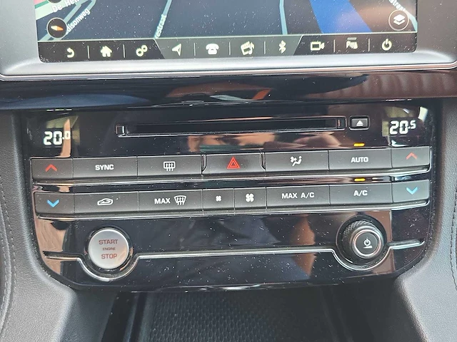 Jaguar f-pace 2.0 portfolio awd 20d | nd-391-g - afbeelding 13 van  27