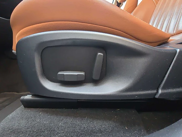 Jaguar f-pace 2.0 portfolio awd 20d | nd-391-g - afbeelding 24 van  27