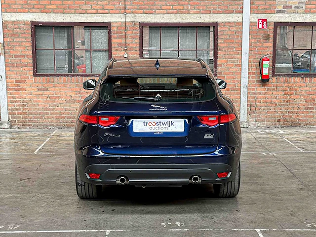 Jaguar f-pace 2.0 portfolio awd 25d 241pk 2017, sv-524-b - afbeelding 6 van  47