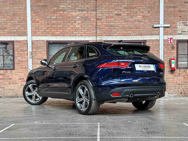 Jaguar f-pace 2.0 portfolio awd 25d 241pk 2017, sv-524-b - afbeelding 7 van  47
