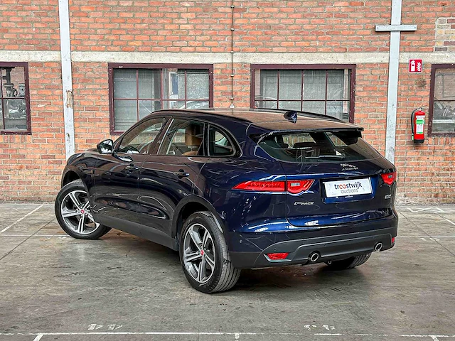 Jaguar f-pace 2.0 portfolio awd 25d 241pk 2017, sv-524-b - afbeelding 8 van  47