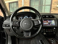Jaguar f-pace 2.0 portfolio awd 25d 241pk 2017, sv-524-b - afbeelding 13 van  47