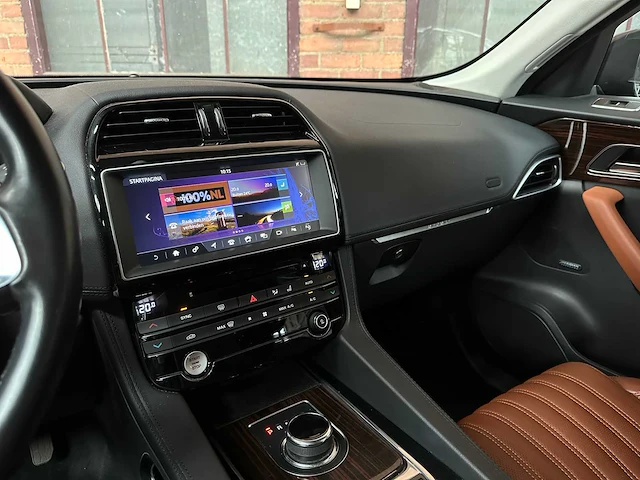 Jaguar f-pace 2.0 portfolio awd 25d 241pk 2017, sv-524-b - afbeelding 22 van  47