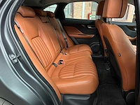 Jaguar f-pace 2.0 portfolio awd 25d 241pk 2017, sv-524-b - afbeelding 38 van  47