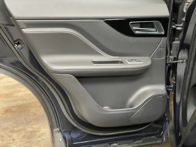 Jaguar f-pace 2.0t awd r-sport pure 250pk 2020, h-258-bd - afbeelding 27 van  50