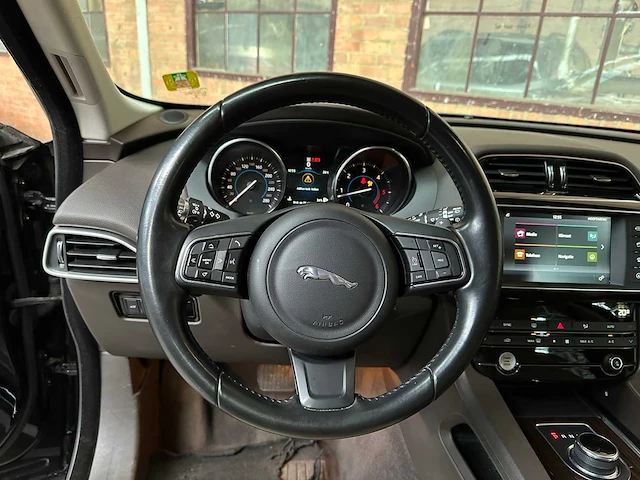 Jaguar f-pace 3.0 portfolio awd 30d 300pk 2016, jv-016-s - afbeelding 10 van  46