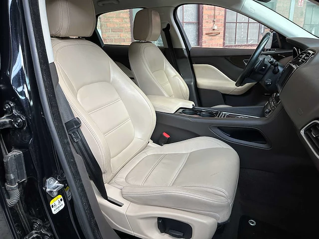 Jaguar f-pace 3.0 portfolio awd 30d 300pk 2016, jv-016-s - afbeelding 38 van  46