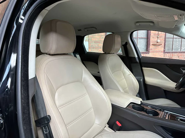 Jaguar f-pace 3.0 portfolio awd 30d 300pk 2016, jv-016-s - afbeelding 39 van  46