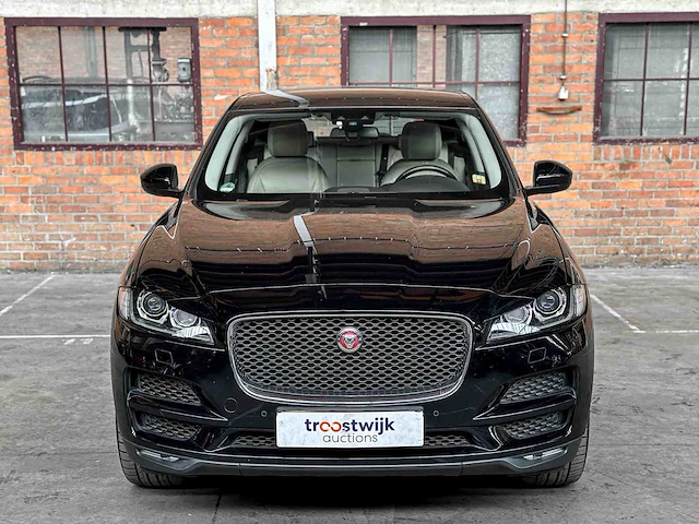 Jaguar f-pace 3.0 portfolio awd 30d 300pk 2016, jv-016-s - afbeelding 43 van  46
