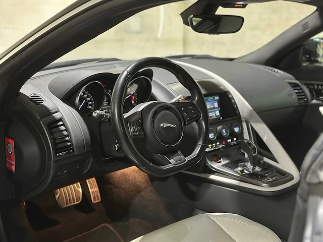 Jaguar f-type 3.0 v6 s awd 381pk 2017 - afbeelding 6 van  43