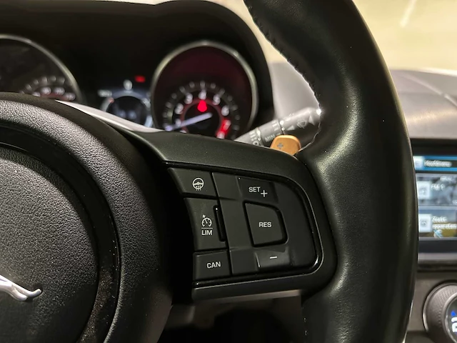 Jaguar f-type 3.0 v6 s awd 381pk 2017 - afbeelding 10 van  43