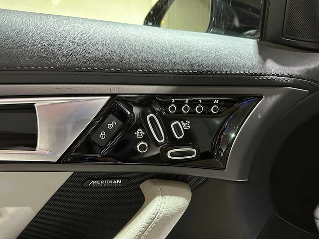 Jaguar f-type 3.0 v6 s awd 381pk 2017 - afbeelding 22 van  43