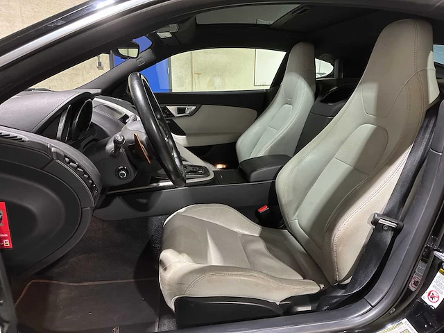 Jaguar f-type 3.0 v6 s awd 381pk 2017 - afbeelding 24 van  43